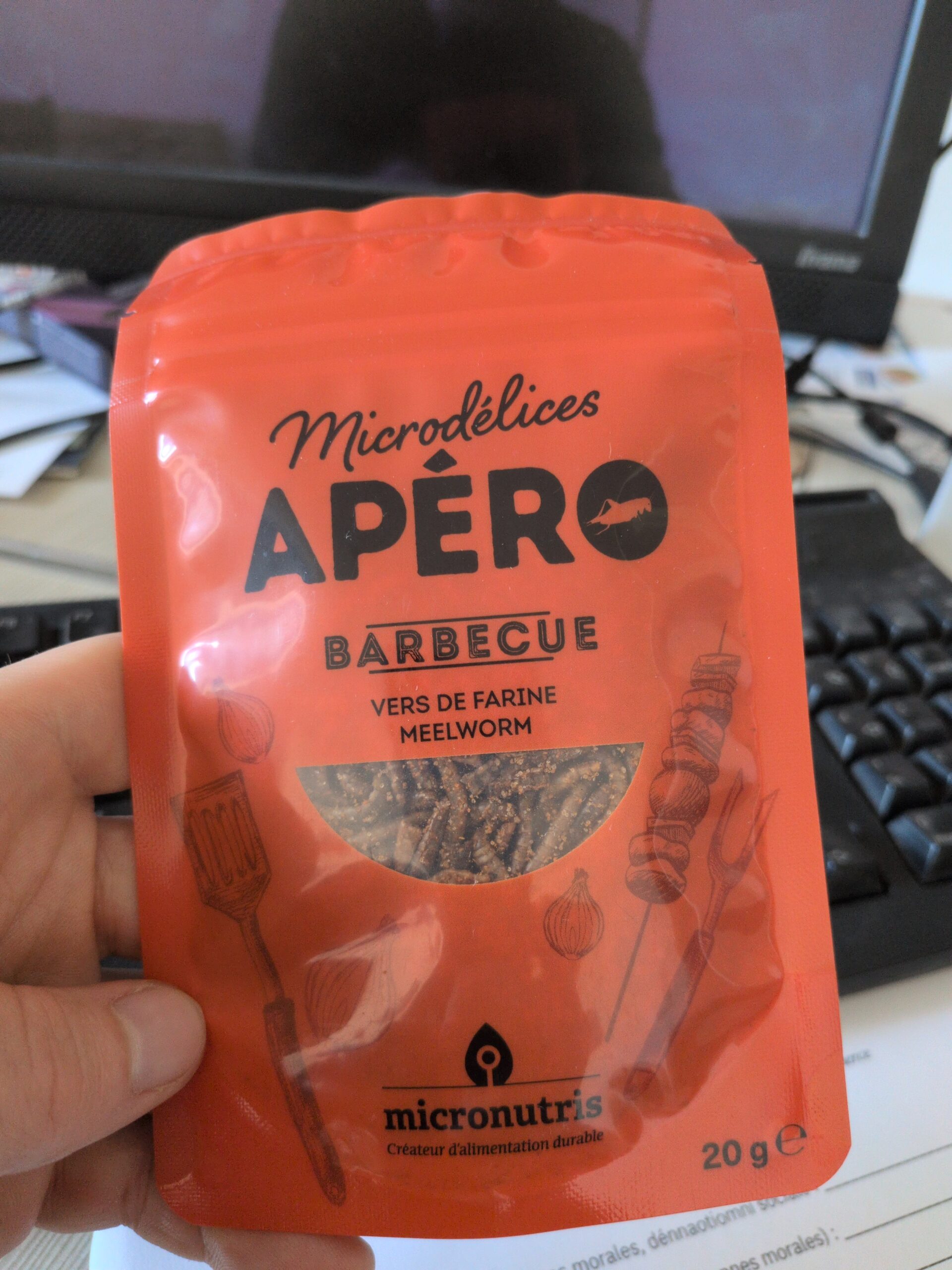 Sachet de vers de farine apéritifs goût barbecue, 20 g